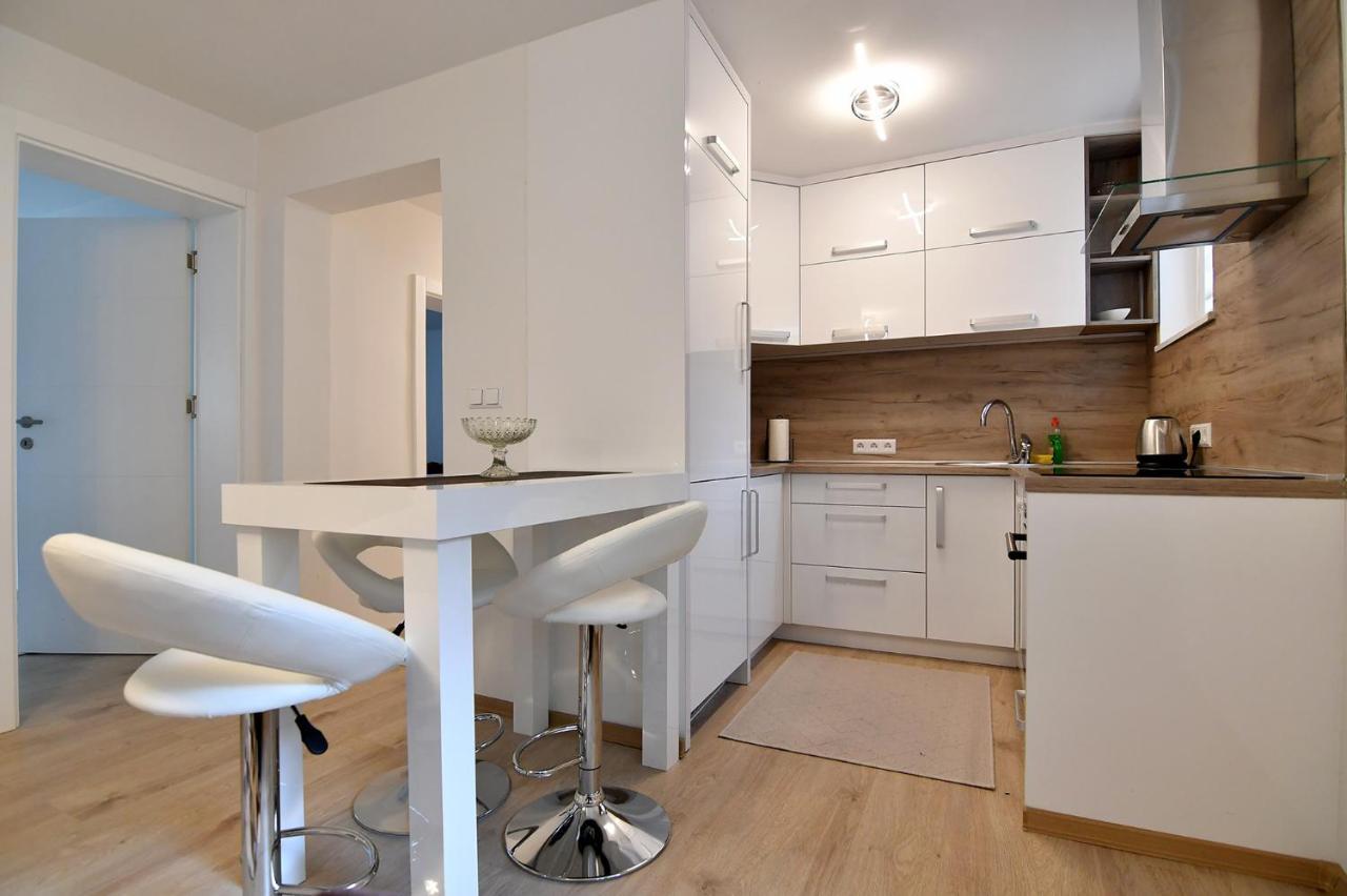 Garden Of Dreams & Free Private Parking Apartamento Saraievo Exterior foto